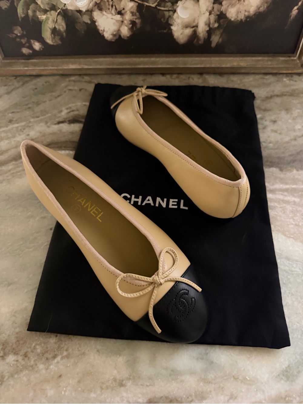 CHANEL Beige and Black Cap-Toe Bow Ballet Flats - Picture 3 of 4